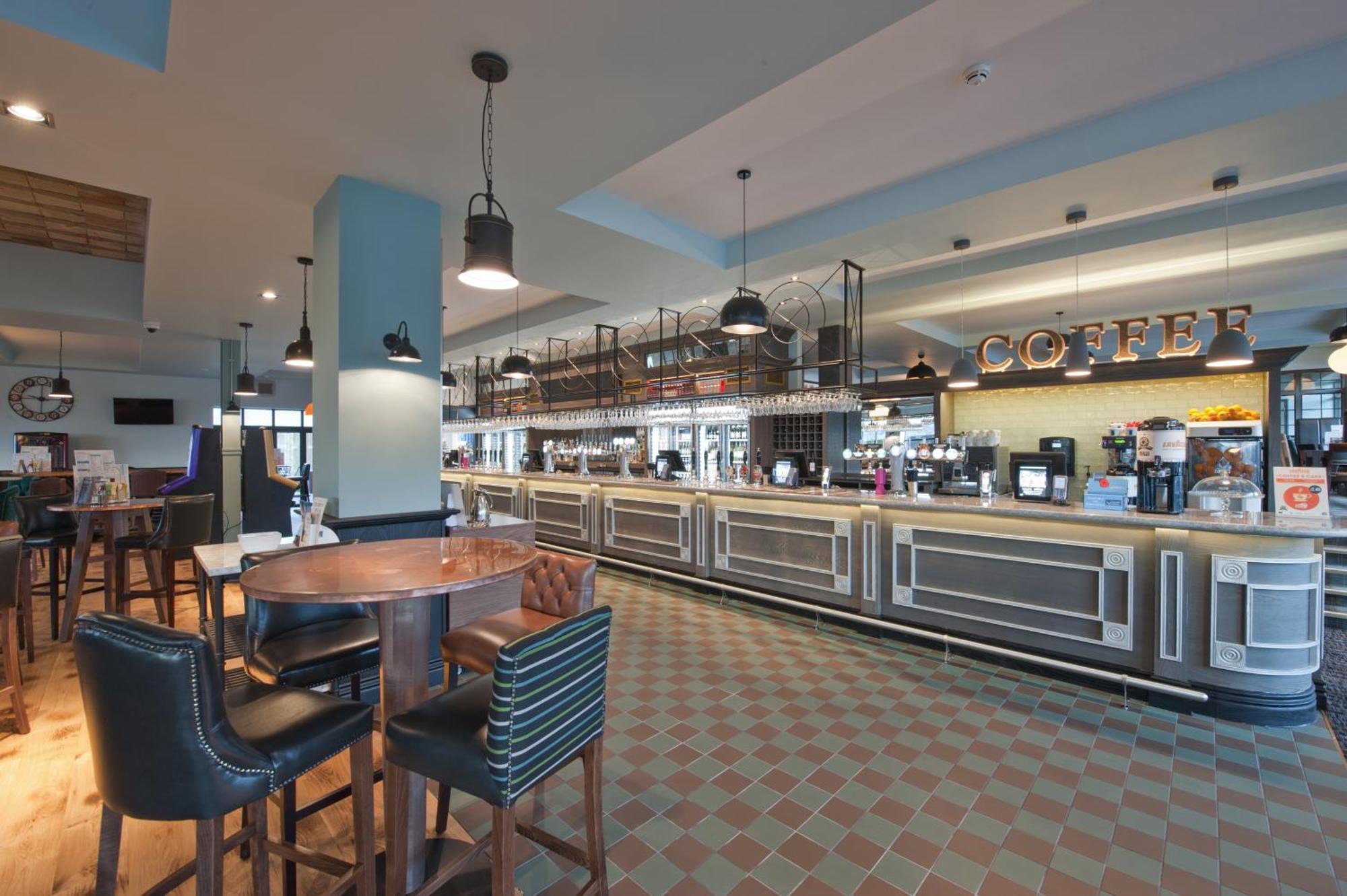 The Saxon Crown Wetherspoon Corby Εξωτερικό φωτογραφία